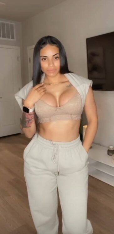 Dennice Velez naked onlyfans