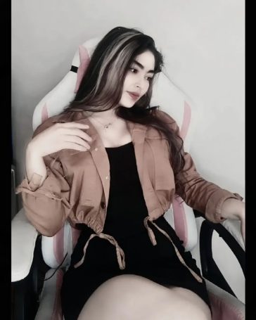 Carol Villanes desnuda