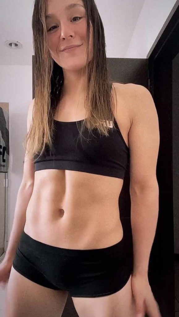Alexa Grasso desnuda en fotos