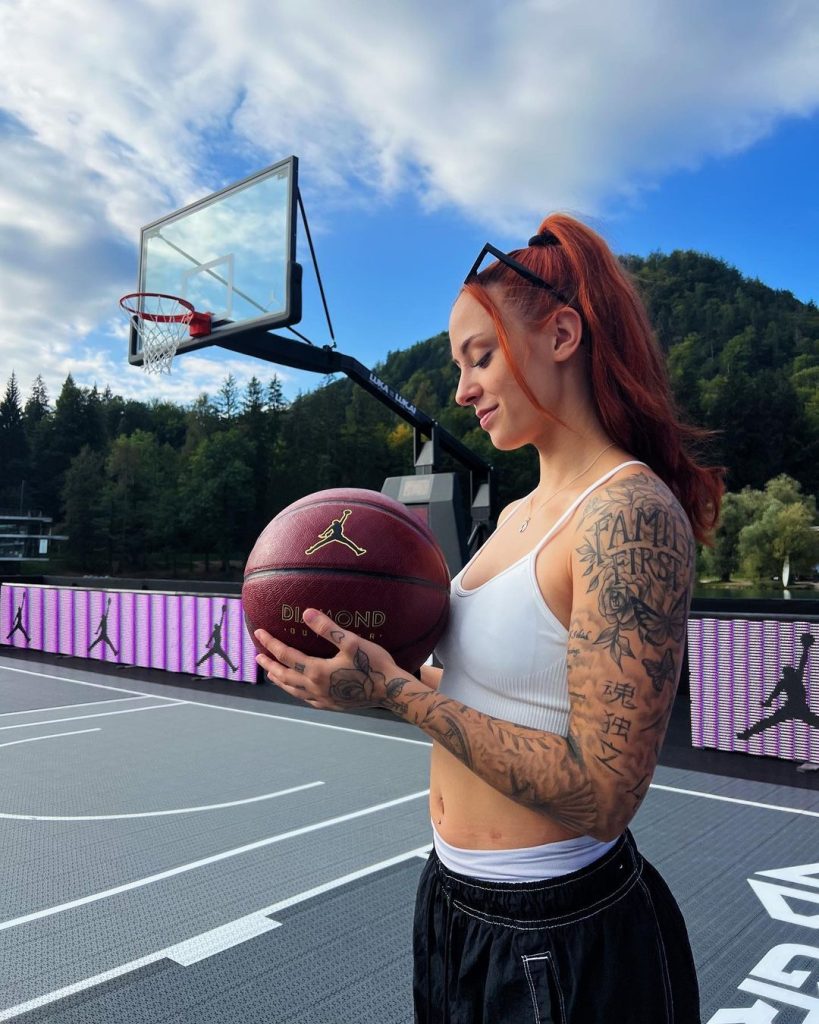 Ari Geli sexy