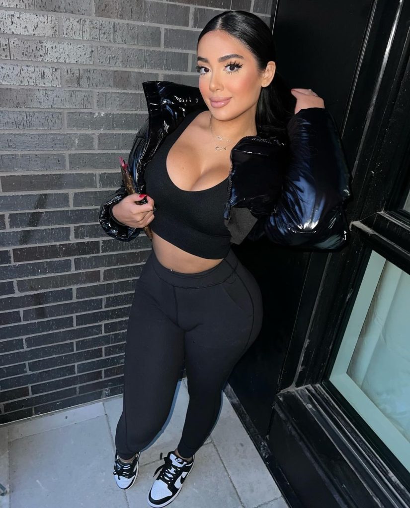 Mary Yousefi hot photos