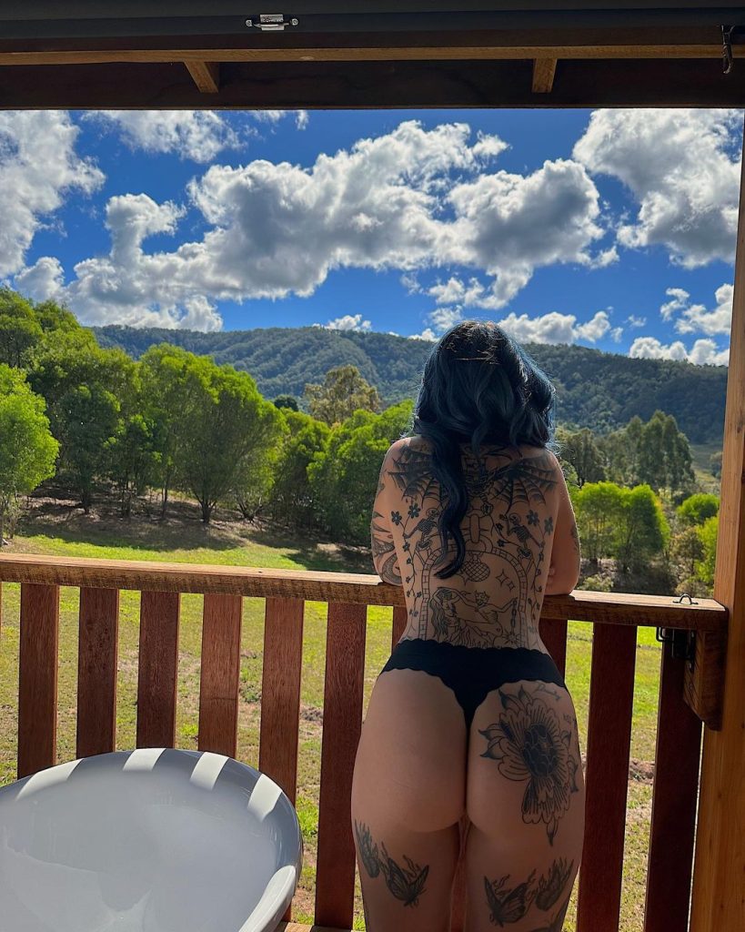 m0thgal booty naked