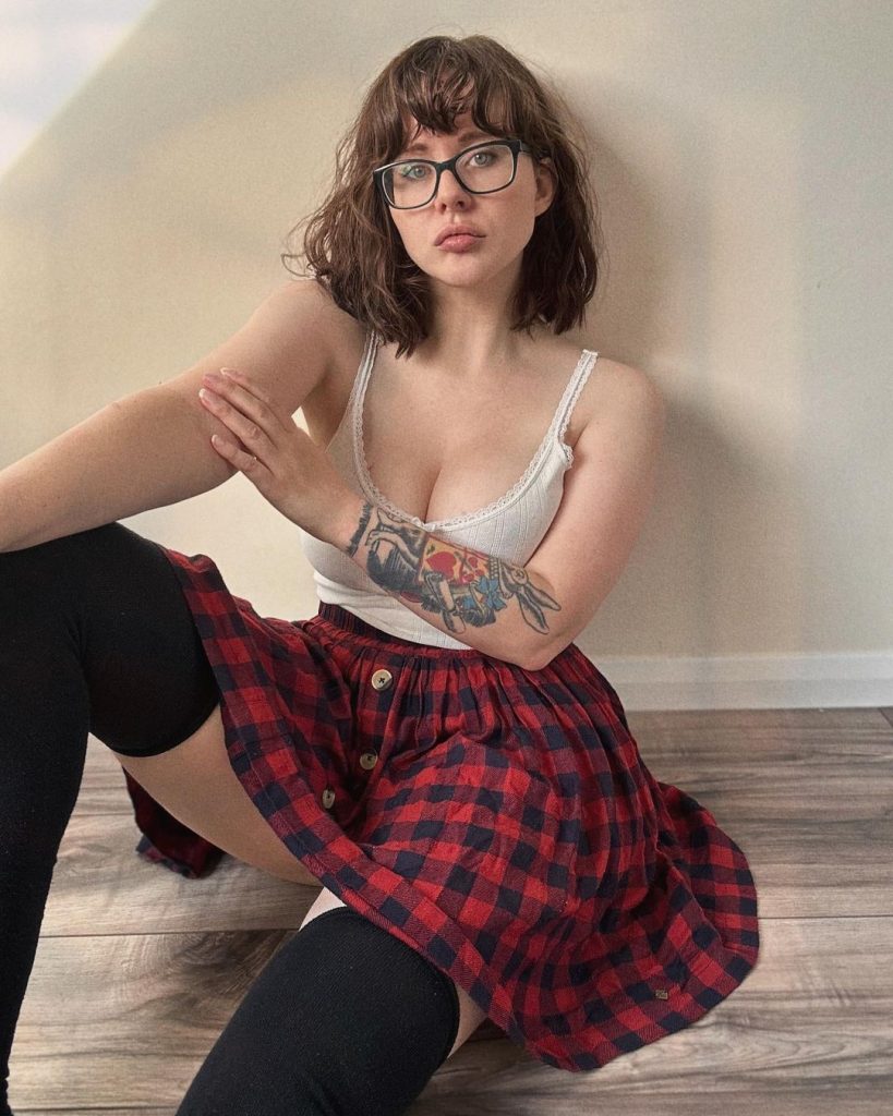 alicewinterhold nudes