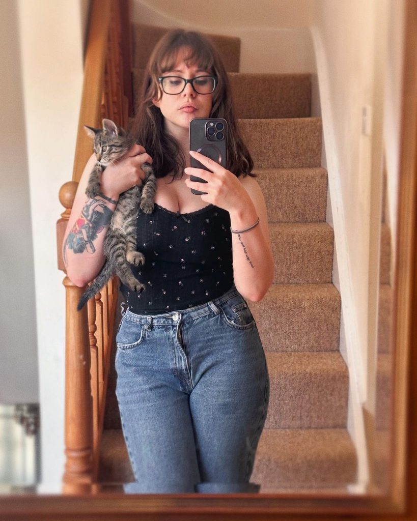 alicewinterhold onlyfans free