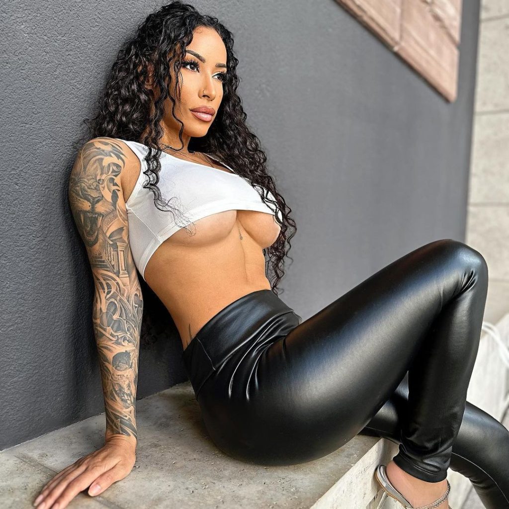 areenxs nude photos