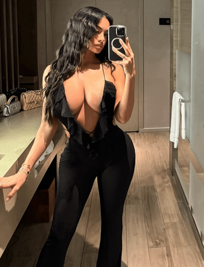 Nashali Blu big boobs
