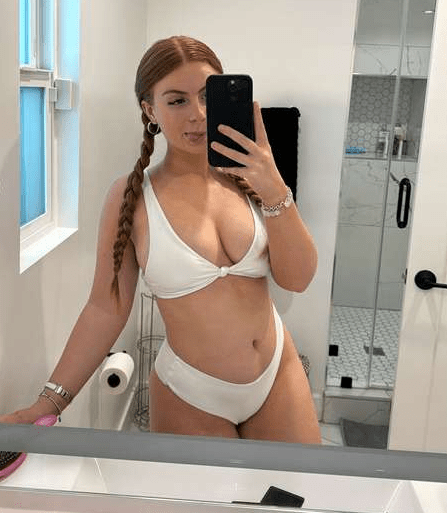 Cristina Carmella nude