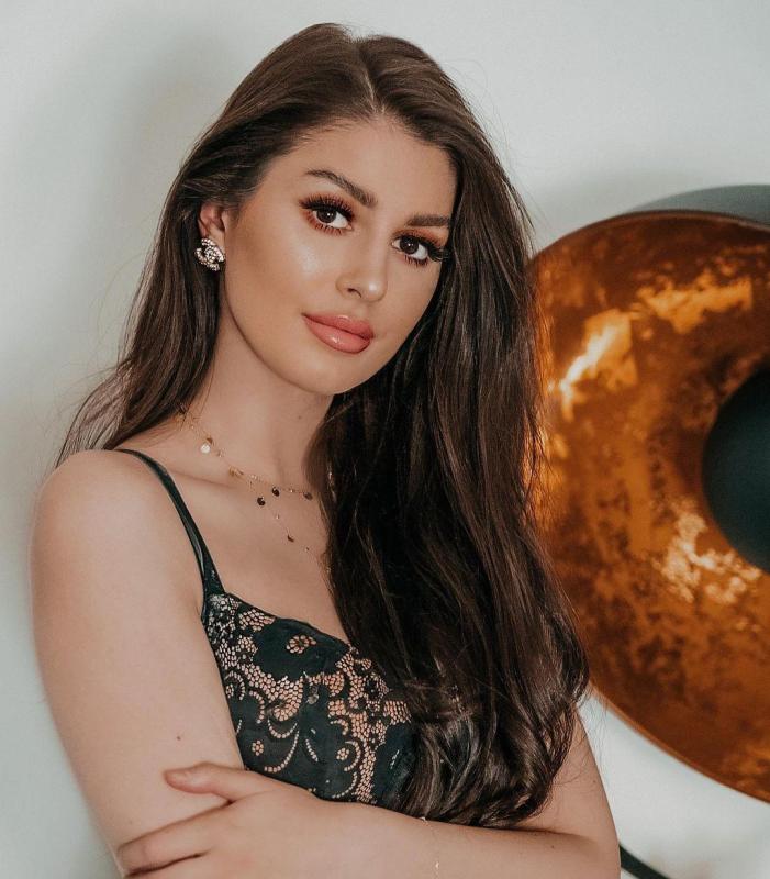Sara Desideria naked pics