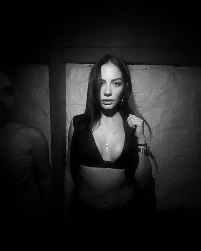 Demet Özdemir Naked