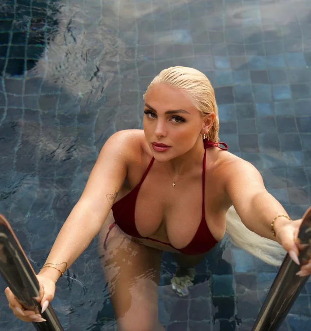 Michelle Daniaux big boobs nudes